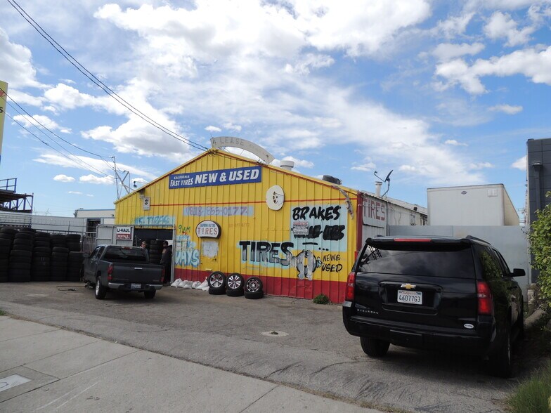 More Photos Of 8265 Lankershim Blvd, North Hollywood Distribution For Sale