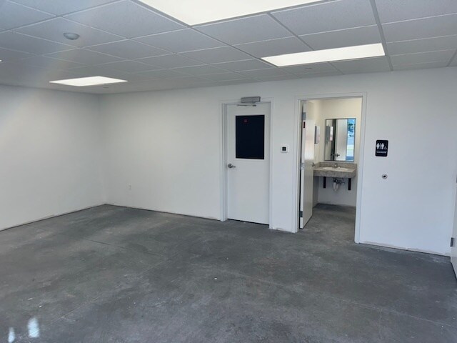 More Photos Of 3015 Sangra SW ave, Grandville Industrial For Lease