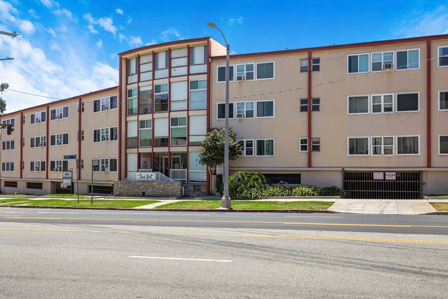More Photos Of 1441 S Beverly Glen Blvd, Los Angeles Apartments For Sale