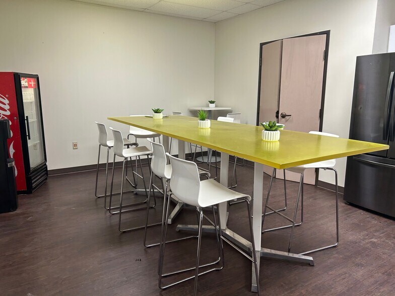 More Photos Of 2001 108th St, Grand Prairie Light Distribution For Lease