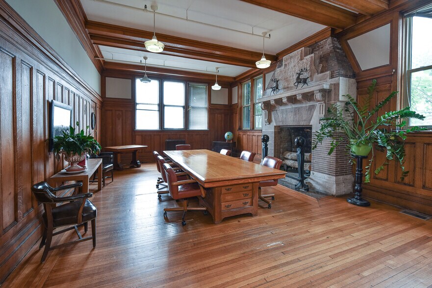 More Photos Of 4403 St Clair Ave, Cleveland Coworking Space