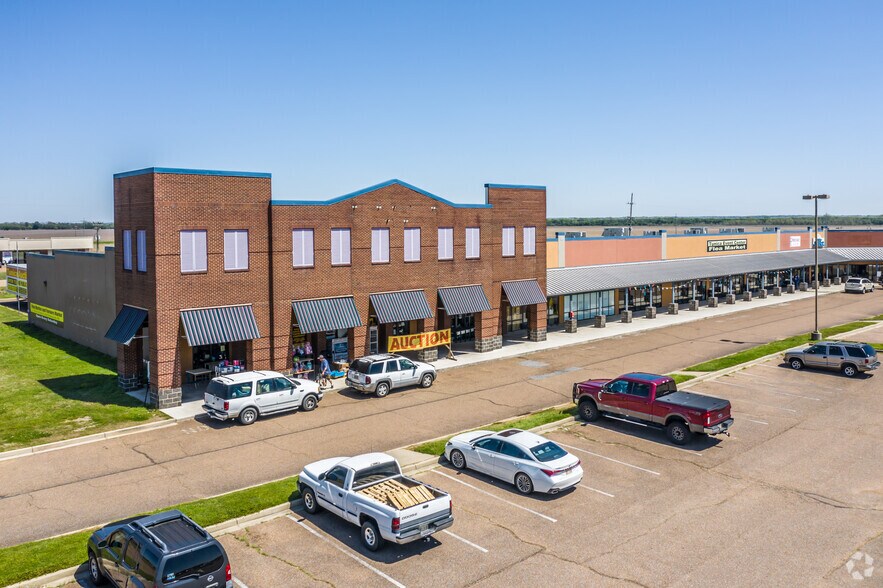 More Photos Of 13118 Highway 61 N, Robinsonville General Retail For Sale