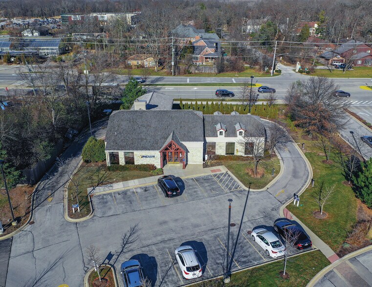 More Photos Of 2595 Waukegan Rd, Bannockburn Bank For Lease