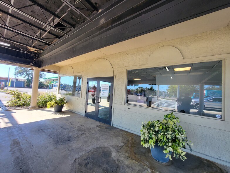 More Photos Of 2160 Cleveland Ave, Fort Myers Auto Dealership For Sale