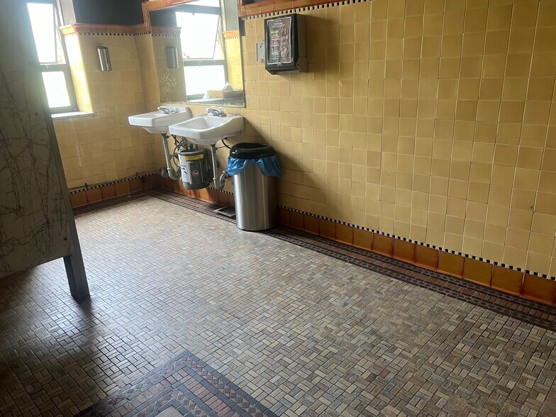 More Photos Of 17 S 1st St, Alhambra General Retail For Sale