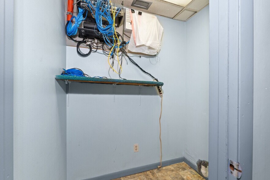 More Photos Of 215 W 6th St, Panama City Medical For Lease