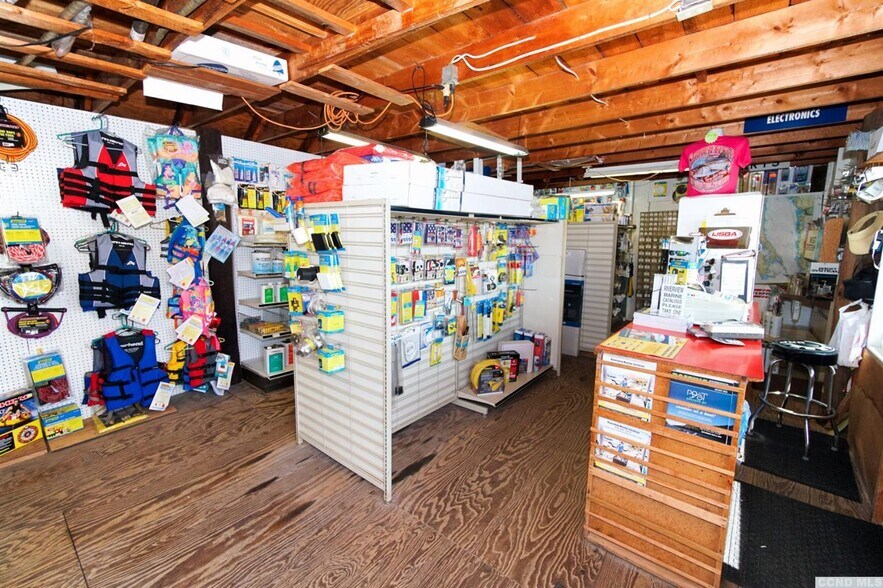 More Photos Of 103 Main St, Catskill Marina For Sale