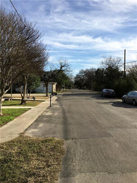 More Photos Of 302 E Milam St, Round Rock Office For Lease