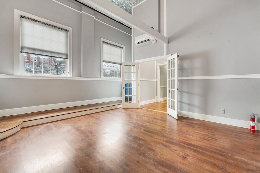 More Photos Of 192 Main St, Ellsworth Storefront For Sale