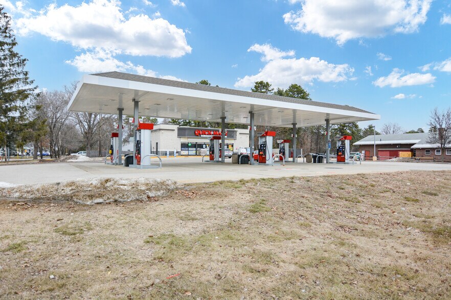 More Photos Of 125 Loudon Rd, Concord Convenience Store For Sale