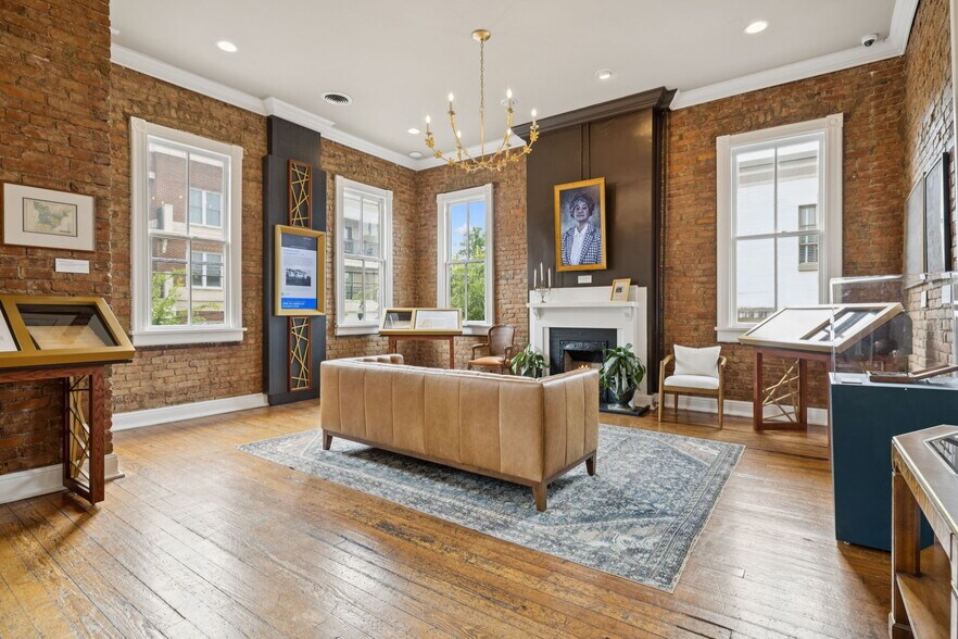 More Photos Of 108 Bridge St, Franklin Storefront For Sale