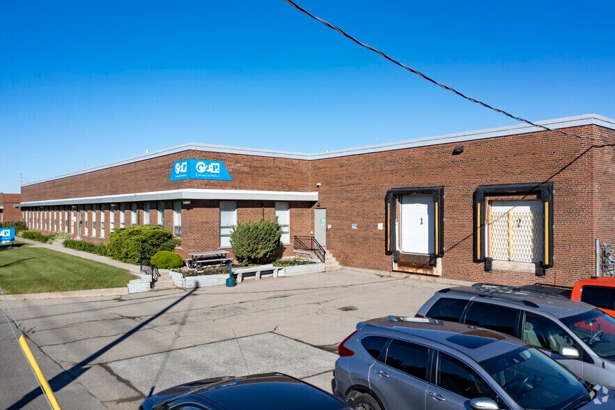 Primary Photo Of 851-865 Rangeview Rd, Mississauga Warehouse For Lease