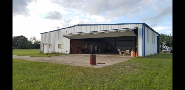 Primary Photo Of 4219 Sport Flyers Ln, Brookshire Specialty For Sale