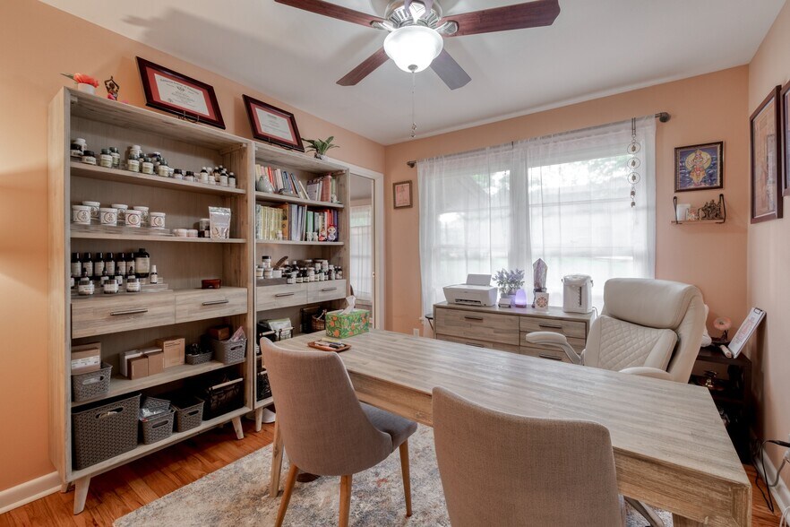 More Photos Of 13803 Ann Pl, Austin Office For Sale