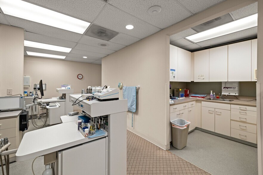 More Photos Of 4400 SW 110th Ave, Beaverton Medical For Sale