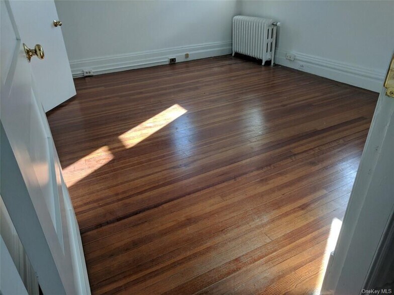 More Photos Of 2 S Broadway, Tarrytown Restaurant For Sale