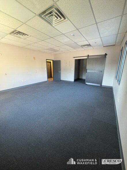 More Photos Of 20200 First Ave, Cleveland Warehouse For Lease