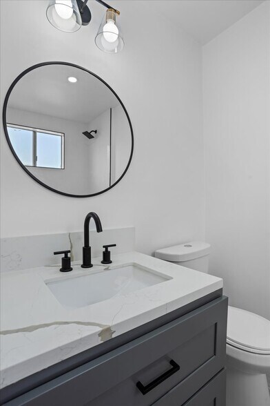 More Photos Of 2218 24th St, Santa Monica Apartments For Sale