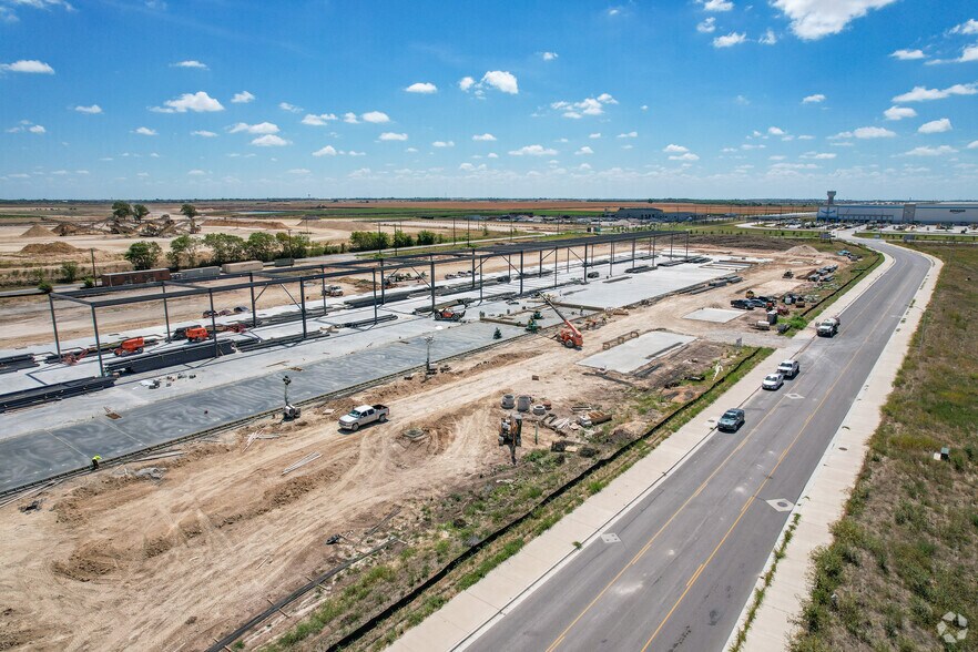 More Photos Of 1425 Susurro Pky, San Marcos Distribution For Lease