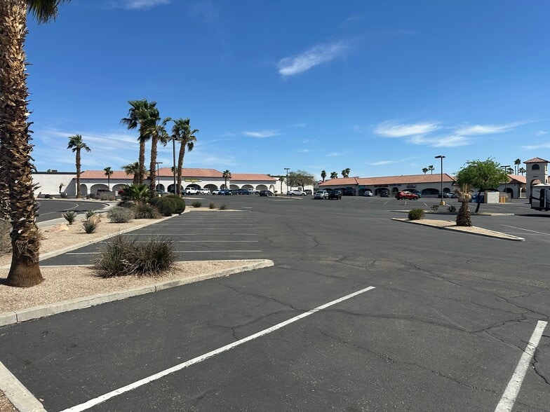 More Photos Of 1850-1870 Mcculloch Blvd N, Lake Havasu City General Retail For Sale