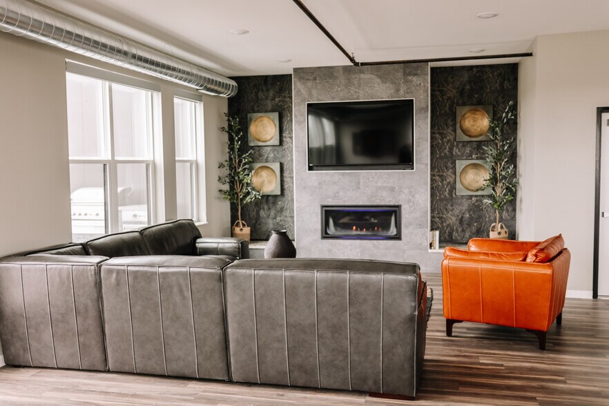 More Photos Of 1525 W Havens Ave, Mitchell Apartments For Lease