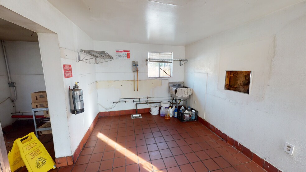 More Photos Of 5065 Riverside Dr, Chino Fast Food For Lease