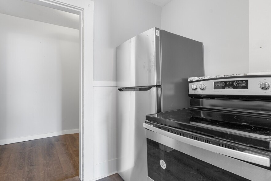 More Photos Of 4 Elm St, Lancaster Apartments For Sale