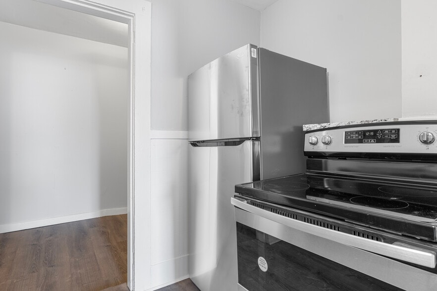 More Photos Of 4 Elm St, Lancaster Apartments For Sale