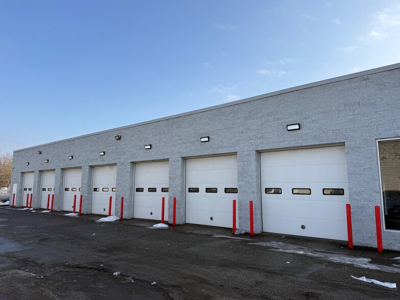 More Photos Of 4635 Northfield Rd, Cleveland Freestanding For Lease