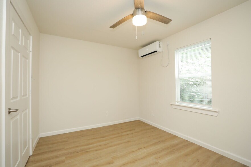 More Photos Of 912 Church St, Galveston Apartments For Sale