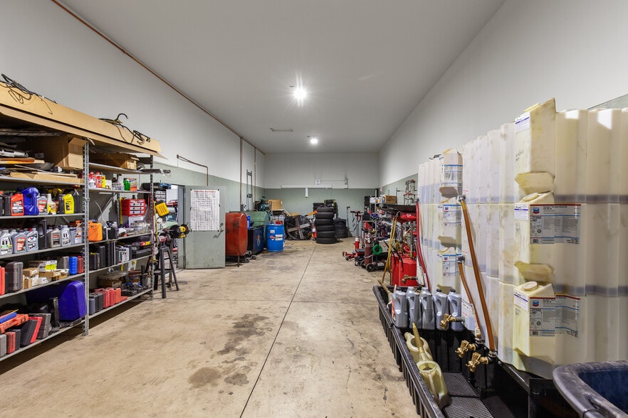 More Photos Of 8615 E Trent Ave, Spokane Valley Auto Repair For Sale