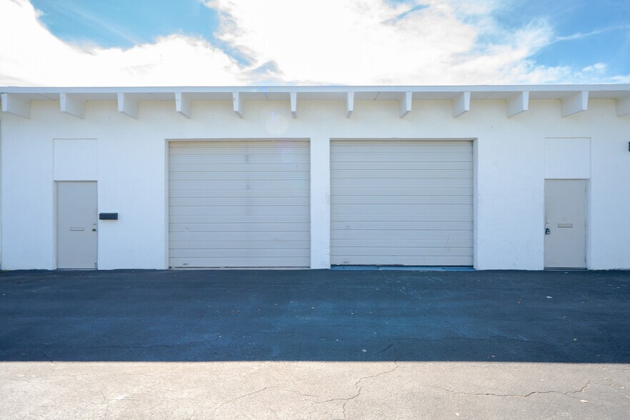 More Photos Of 2413 N Federal Hwy, Delray Beach Storefront Retail Residential For Lease