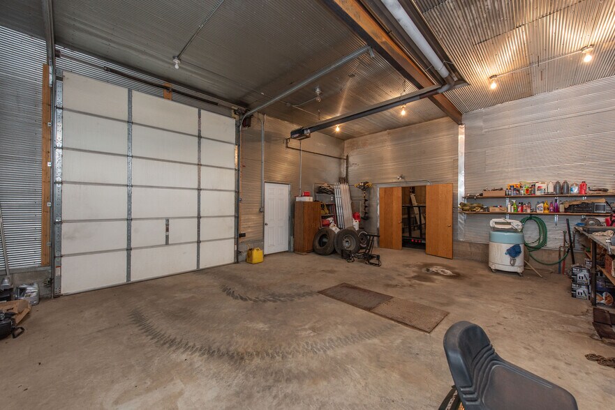 More Photos Of 250 E Villard St, Dickinson Office For Sale