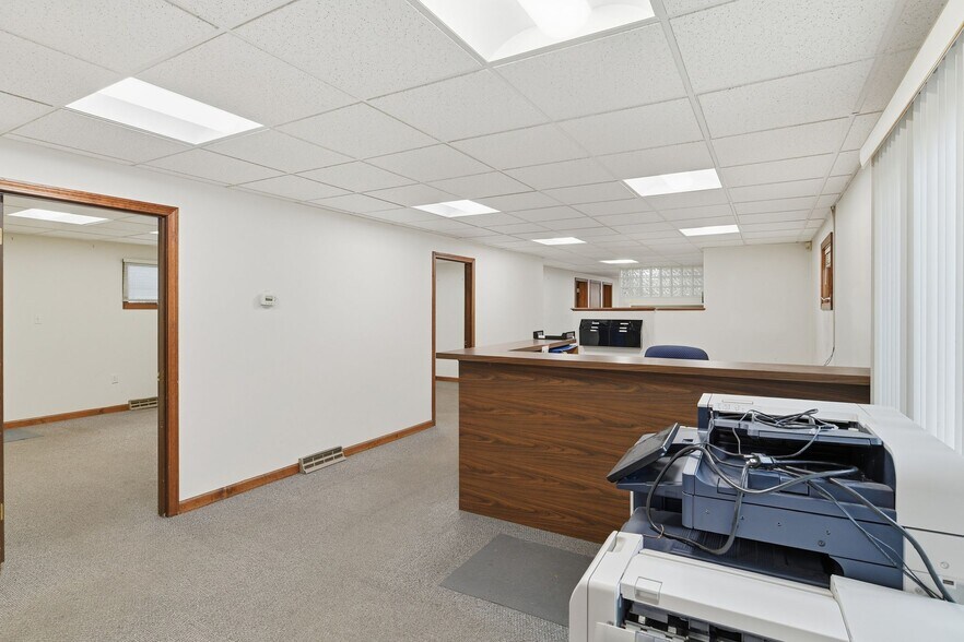 More Photos Of 641 Grattan St, Chicopee Office For Lease