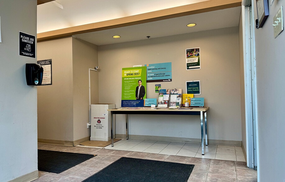 More Photos Of 431 Thames Ave, Winnipeg Office For Lease