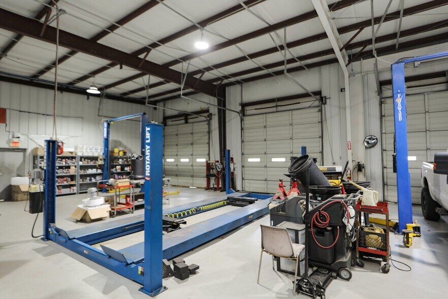 More Photos Of 17711 Old Louetta Rd, Houston Auto Repair For Sale