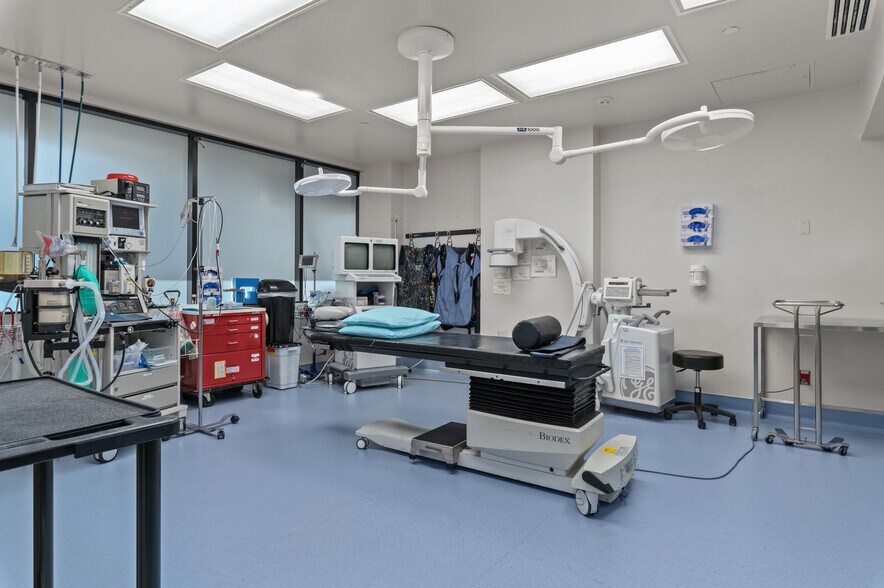 More Photos Of 3434 Midway Dr, San Diego Medical For Lease