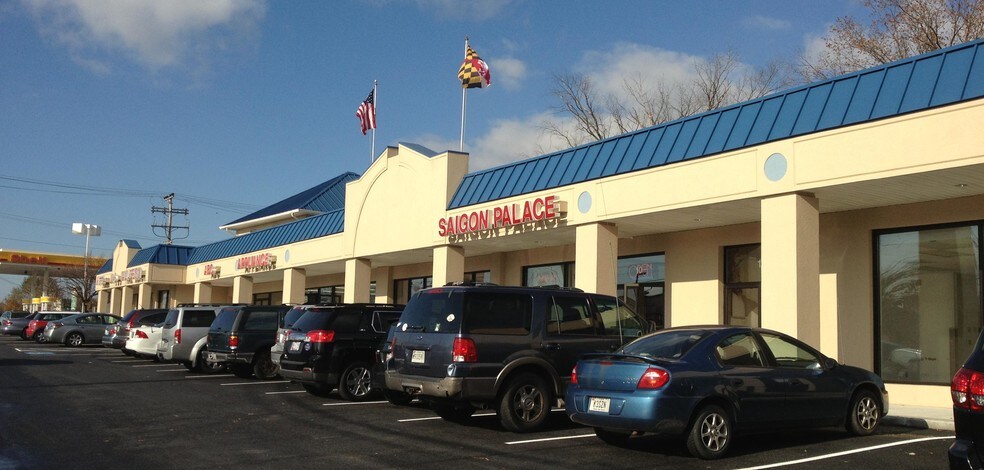 More Photos Of 2 Mayo Rd, Edgewater Storefront For Lease