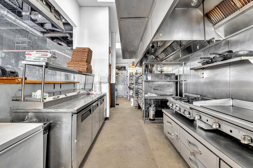 More Photos Of 2770 SW 27th Ave, Miami Freestanding For Lease