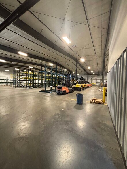 More Photos Of 3370 Drennan Industrial Loop S, Colorado Springs Flex For Lease