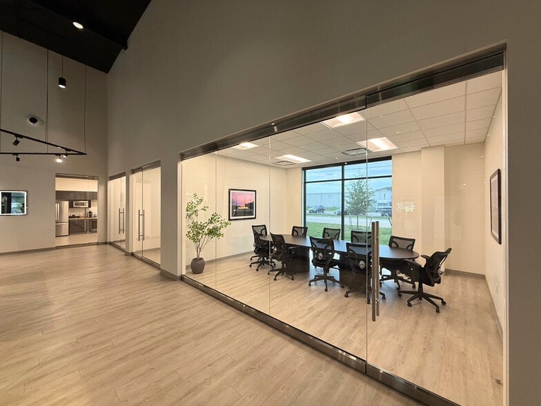 More Photos Of 5530 W Sam Houston Pky N, Houston Showroom For Sale