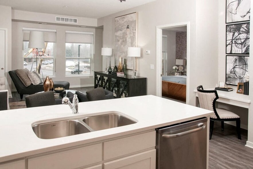 More Photos Of 1700 Plymouth Rd, Minnetonka Apartments For Lease