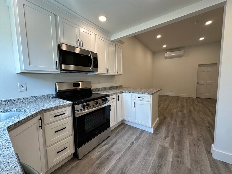 More Photos Of 5 Riverside Rd, Sandy Hook Medical For Sale