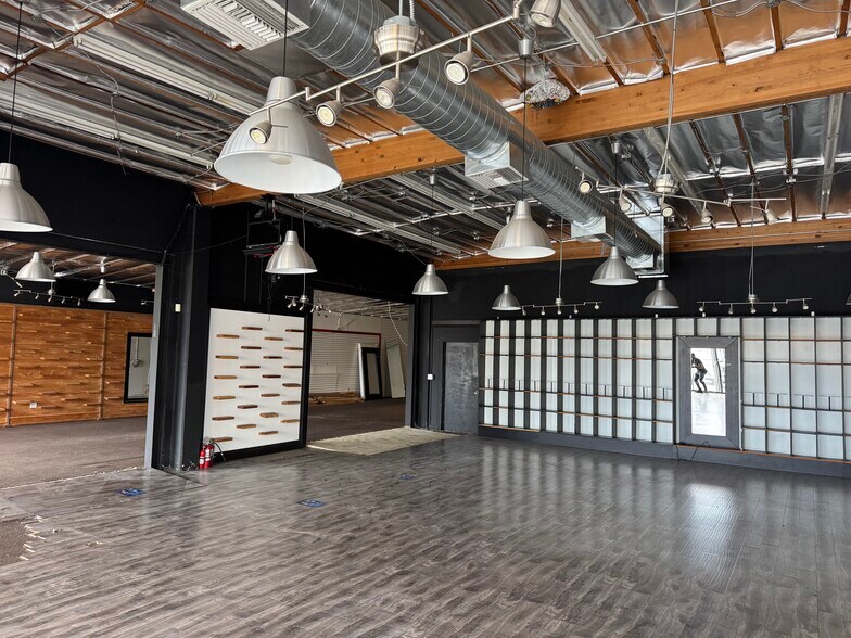 More Photos Of 13161-13245 Harbor Blvd, Garden Grove Restaurant For Lease