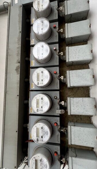 More Photos Of 109-111 Fleming Ave, Newark Apartments For Sale