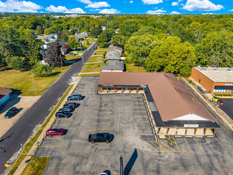 More Photos Of 4601 N University St, Peoria Unknown For Lease