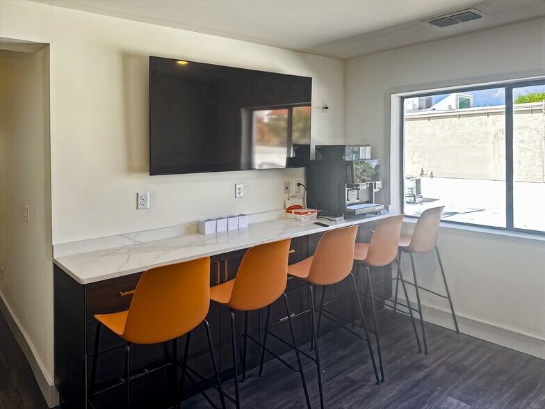 More Photos Of 65 3rd St NW, Winter Haven Coworking Space