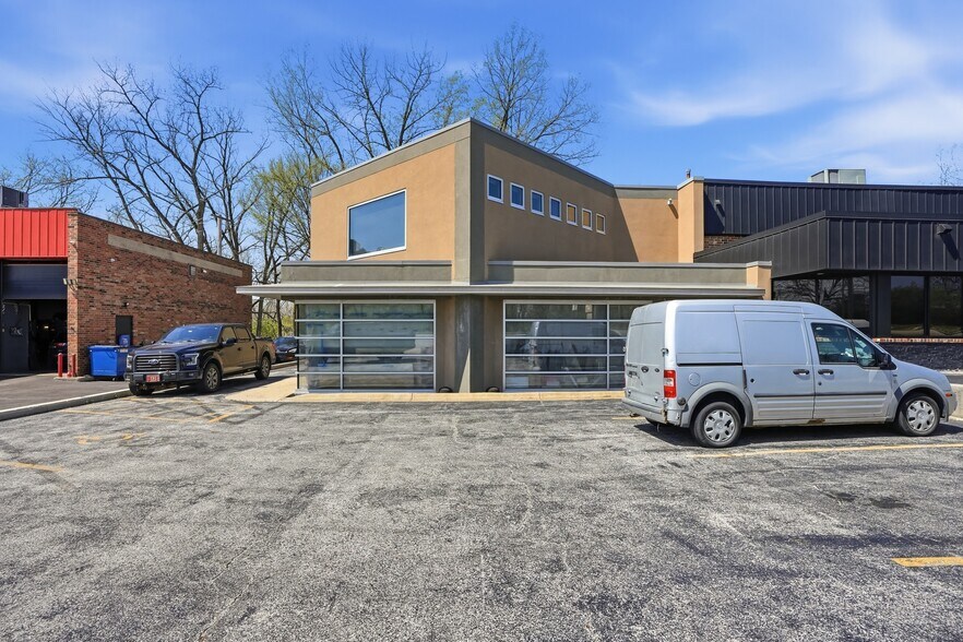 More Photos Of 11324 Southwest Hwy, Palos Hills General Retail For Sale