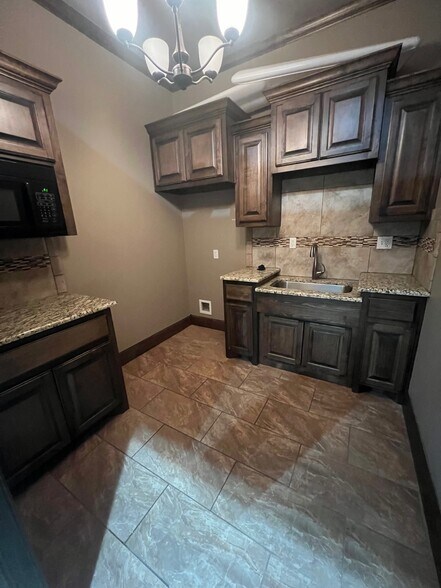 More Photos Of 13310 Eastern ave, Edmond Medical For Sale