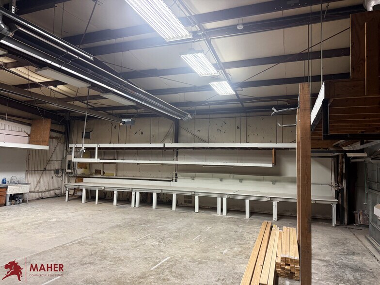 More Photos Of 2610 Calvert Dr, Columbia Industrial For Sale